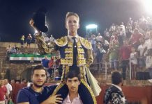 Calerito sale a hombros en Valverde del Camino