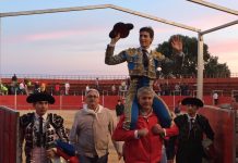 Reaparición y Puerta Grande para García Navarrete en Becerril.