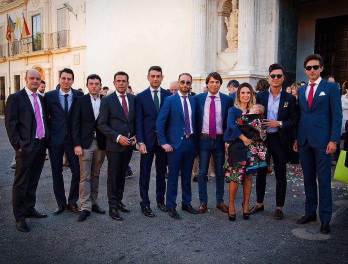 raul-blazquez-y-silvia-esteve-celebran-el-bautizo-de-su-hijo-victor