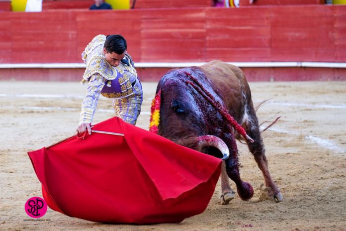 Ureña sale por la puerta grande en Valencia