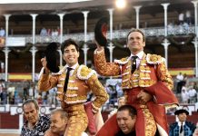 Ferrera y Álvaro Lorenzo salen a hombros en Gijón