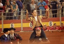 Guillermo de Mendoza cierra Almería por la Puerta Grande, vídeo