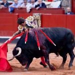 López Chaves pasea la única oreja en Salamanca