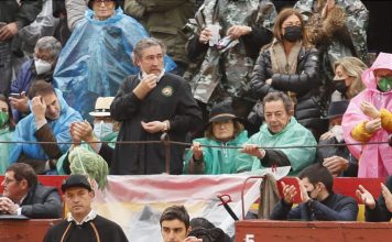 Perera y de Justo arrancan con ovación en la Magdalena.