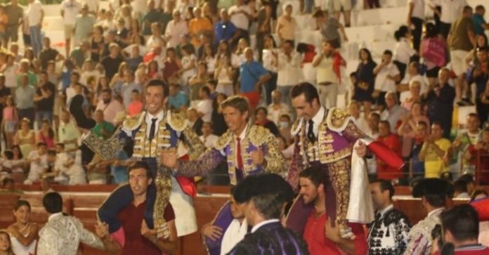 Cordobes, Fandi y Miranda a hombros en Socuellamos
