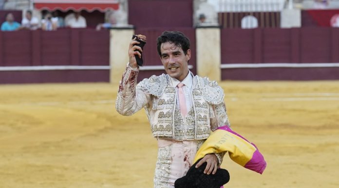 José Antonio Lavado destacado en el inicio de feria en la Malagueta.