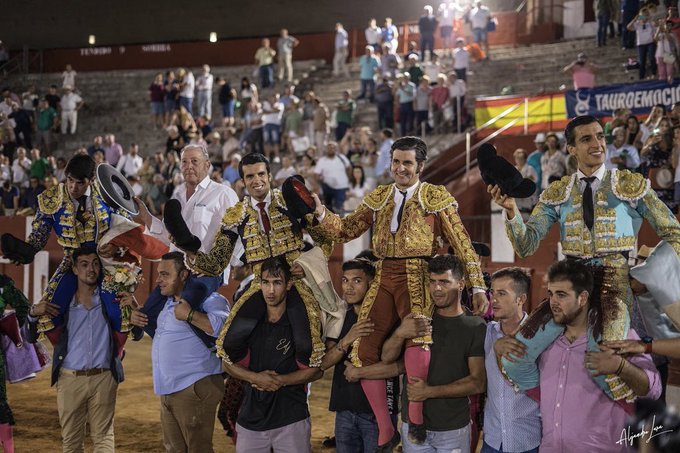 Alcazar de San Juan todos a hombros
