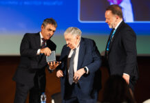 Luis María Anson recibe el reconocimiento del mundo del toro por su incondicional defensa de la tauromaquia