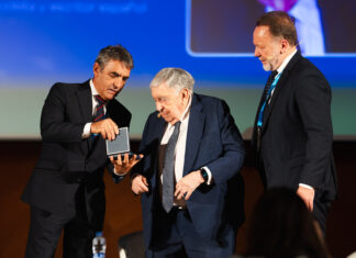 Luis María Anson recibe el reconocimiento del mundo del toro por su incondicional defensa de la tauromaquia