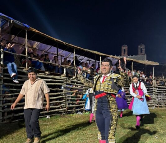 César Vanegas triunfa en México