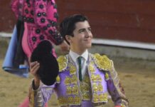 Marco Pérez pincha la Puerta Grande en Cali.