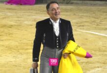 El Rincón de siempre, el abrazo a Santana y la entrega de Castella y Pérez marcaron el festival Caleño.